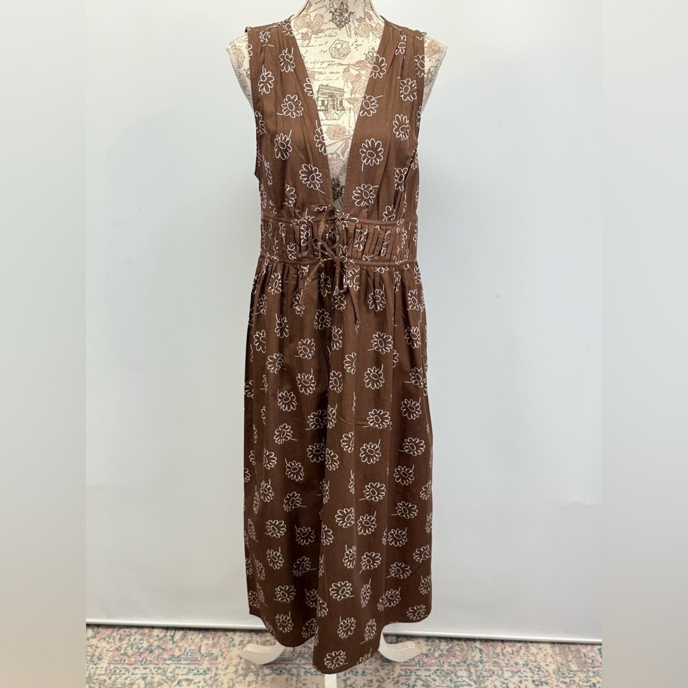 FAITHFUL the BRAND Chocolate brown MARTA daisy print deep V Midi Dress size 8 - Picture 2 of 14